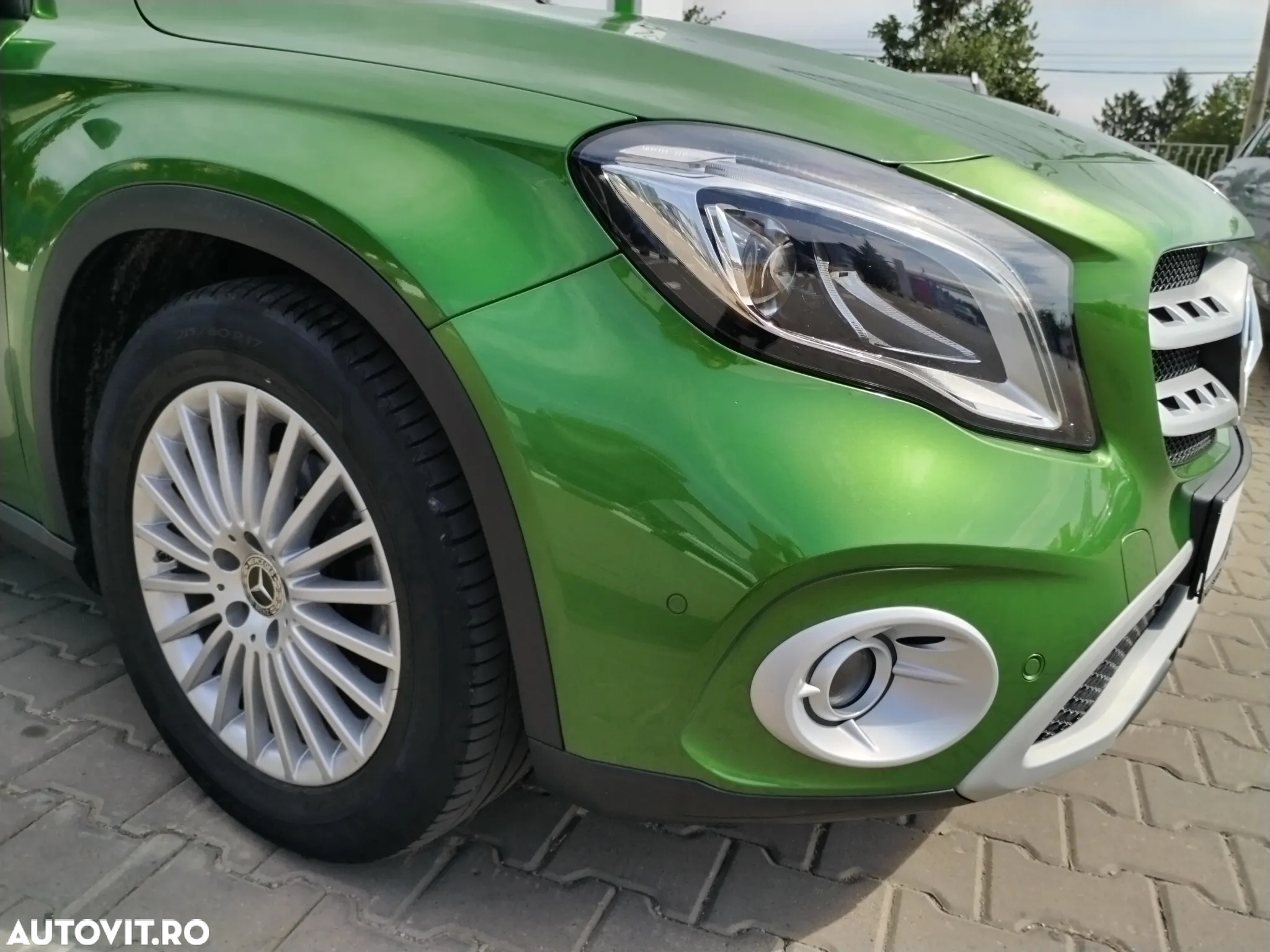 Mercedes-Benz GLA - 3