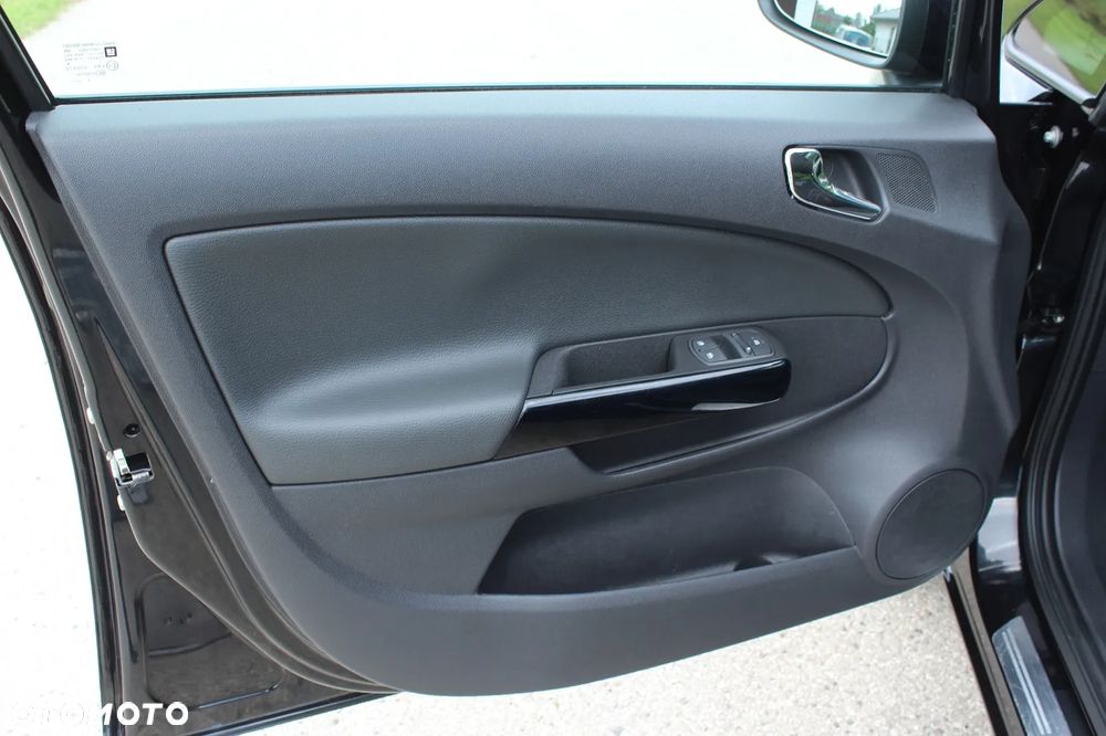 Opel Corsa 1.4 16V Innovation - 32