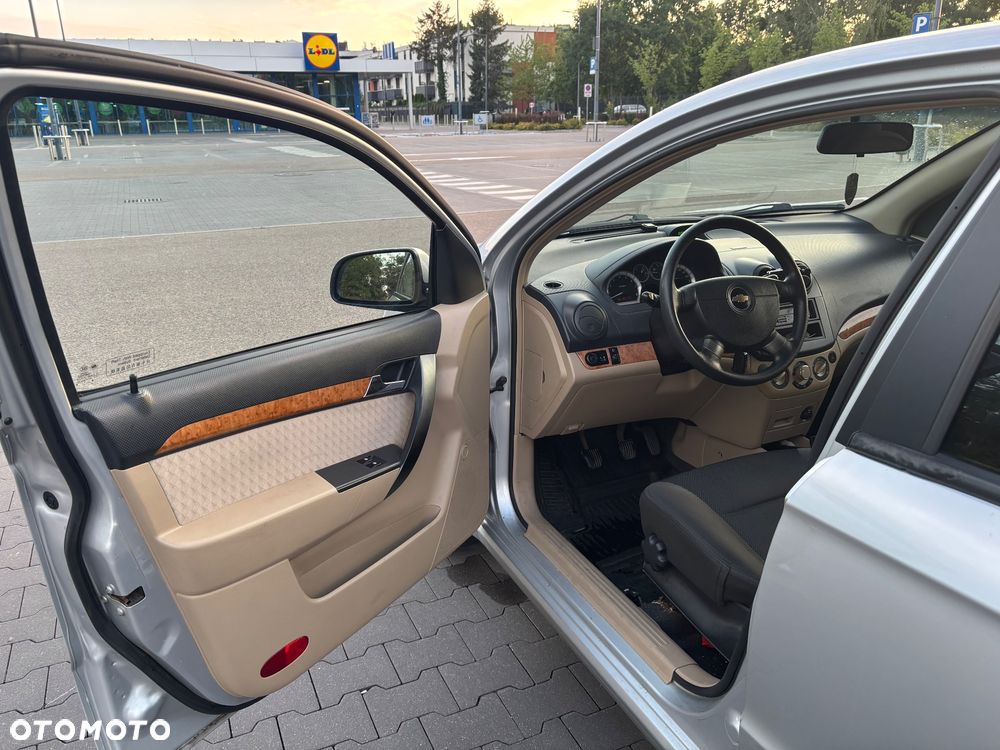 Chevrolet Aveo - 9