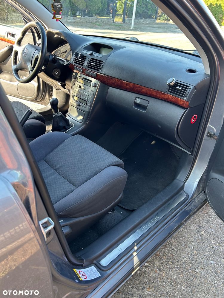 Toyota Avensis - 9