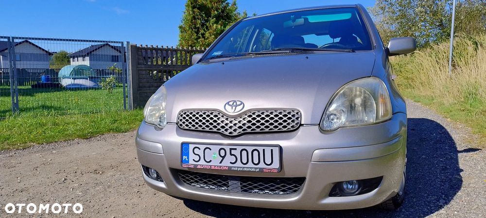 Toyota Yaris - 10