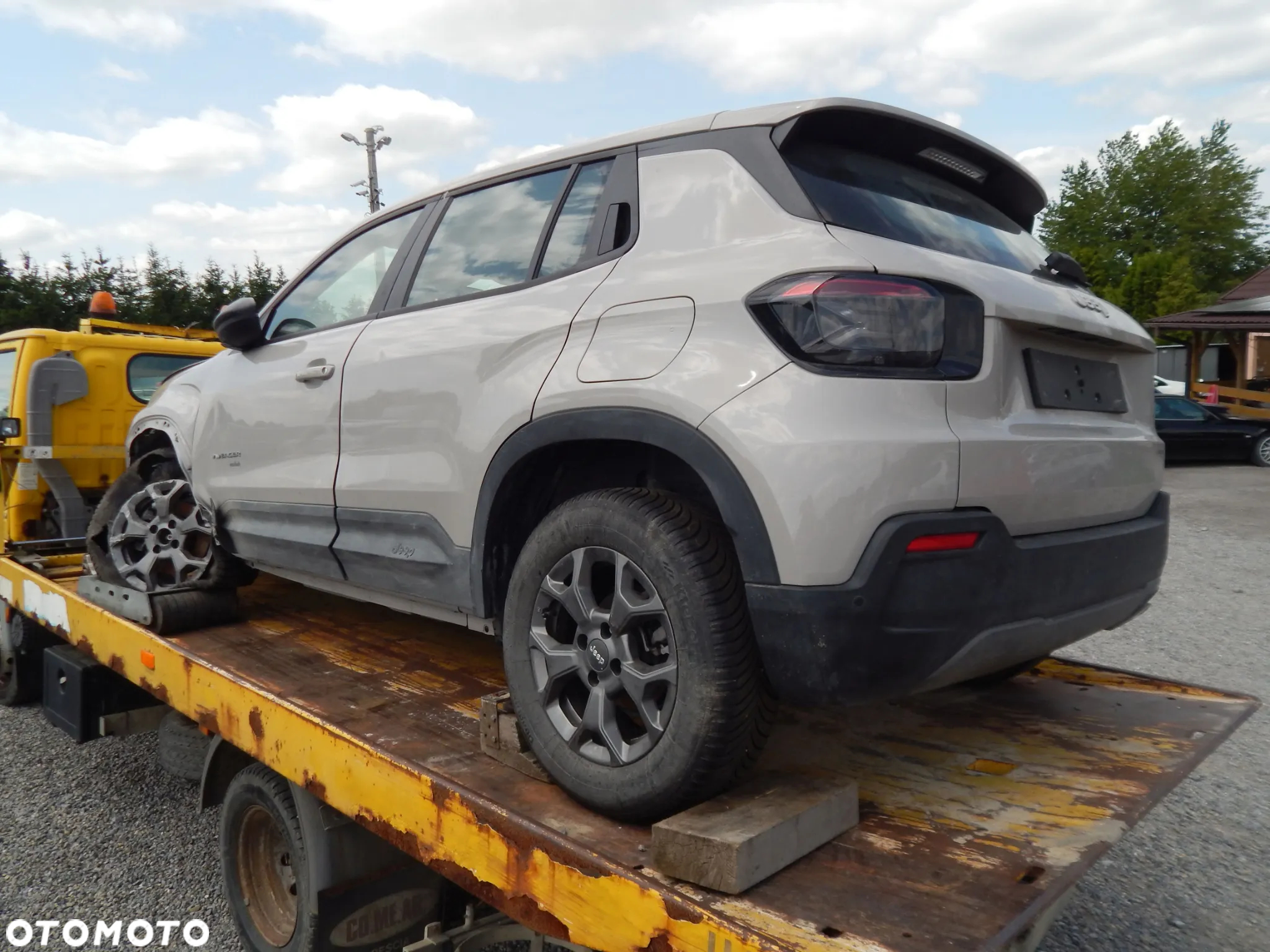 Jeep Avenger 1.2 GSE T3 Altitude FWD - 3