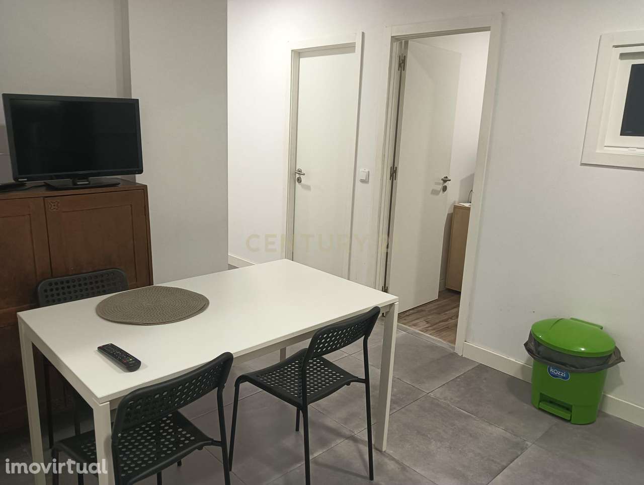 Loja convertida em 2 Estúdios Habitação - T3 + T0 - Arrentela - Grande imagem: 5/9