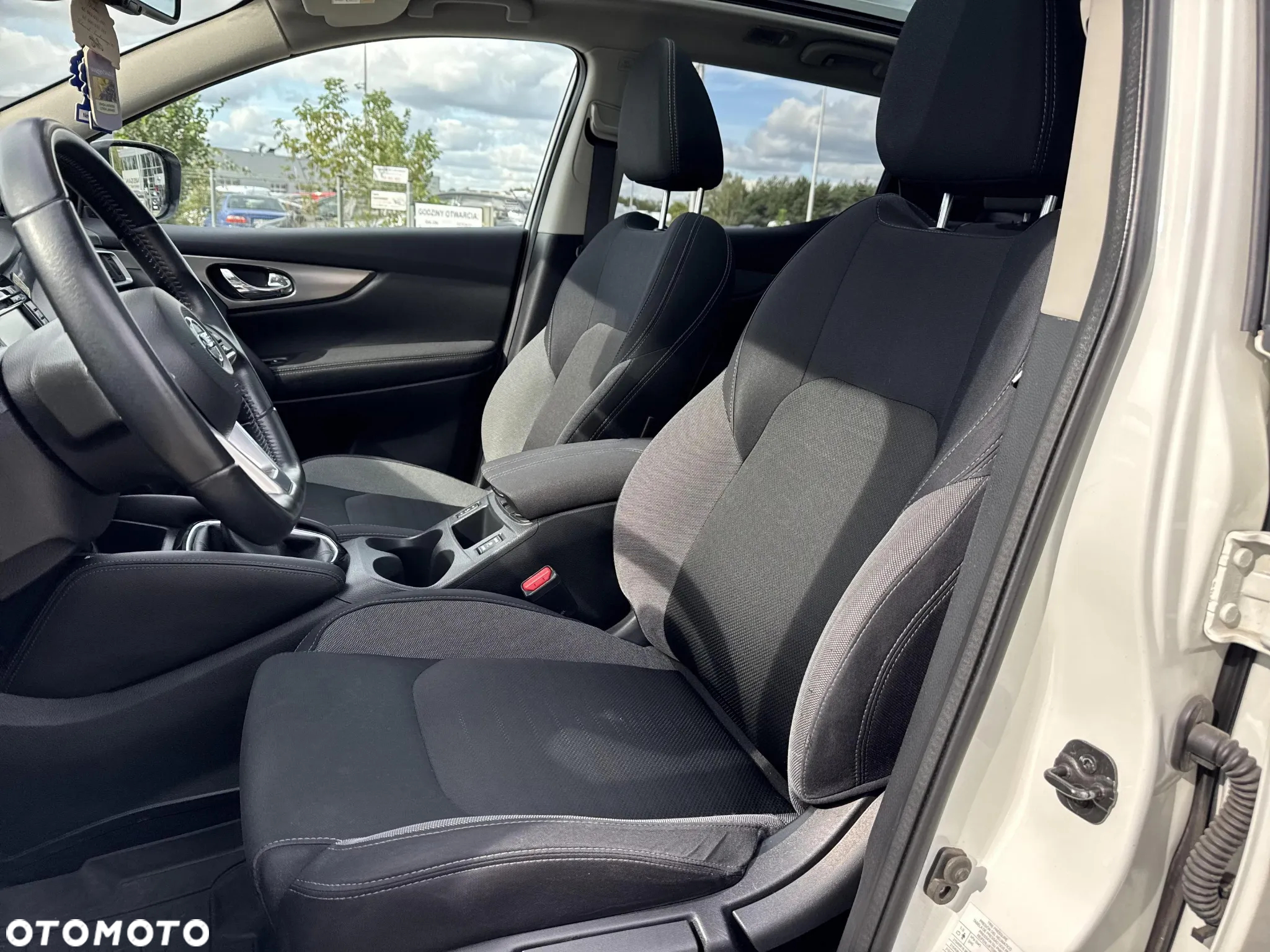 Nissan Qashqai 1.6 DIG-T N-Connecta - 11
