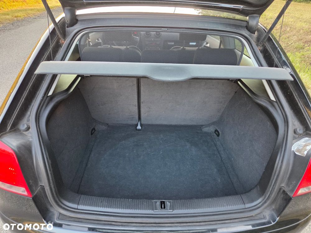 Audi A3 3-drzwiowe 1.6 Attraction - 26