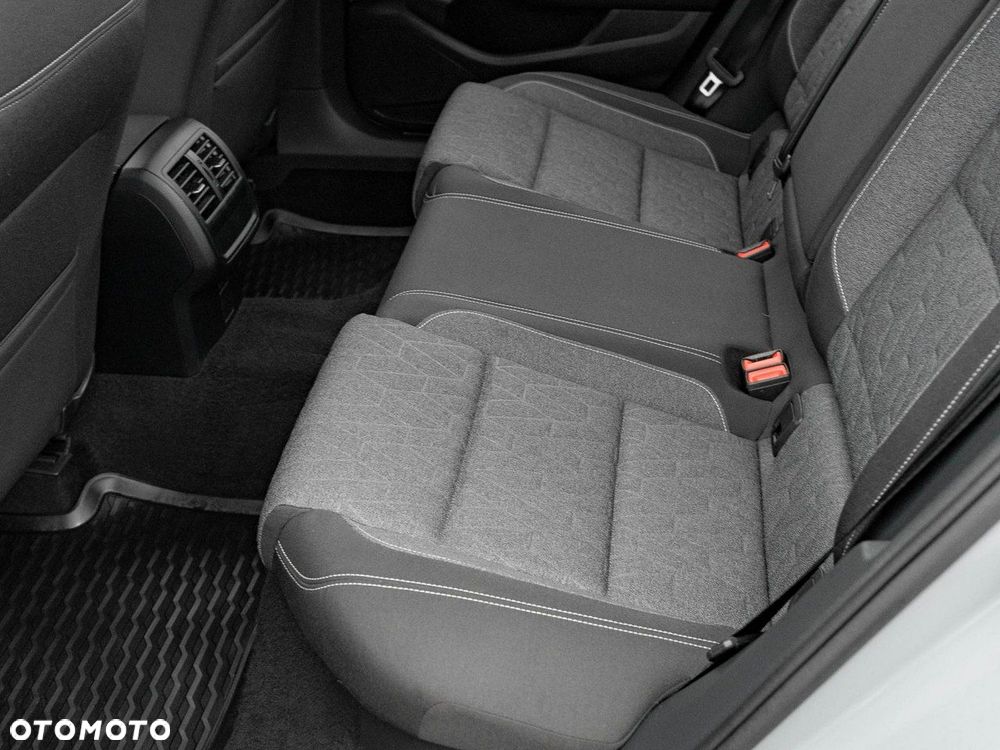 Volkswagen Passat - 27