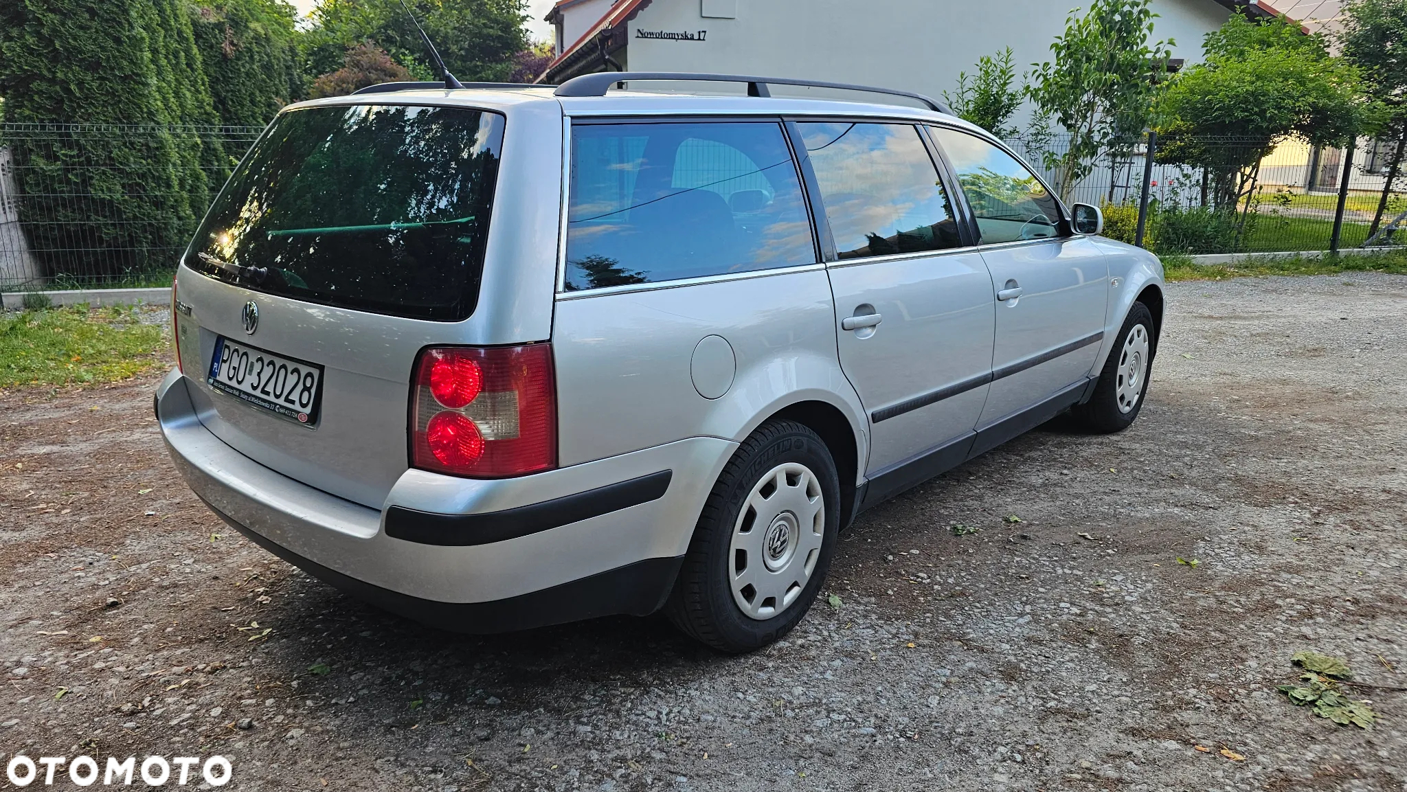 Volkswagen Passat 1.9 TDI Trendline - 4