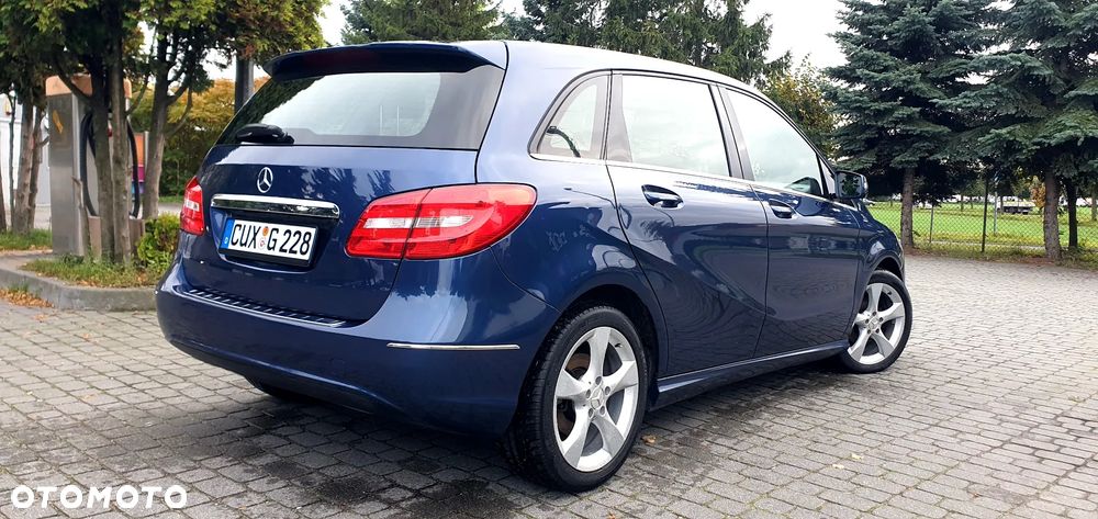 Mercedes-Benz Klasa B 180 (BlueEFFICIENCY) - 22