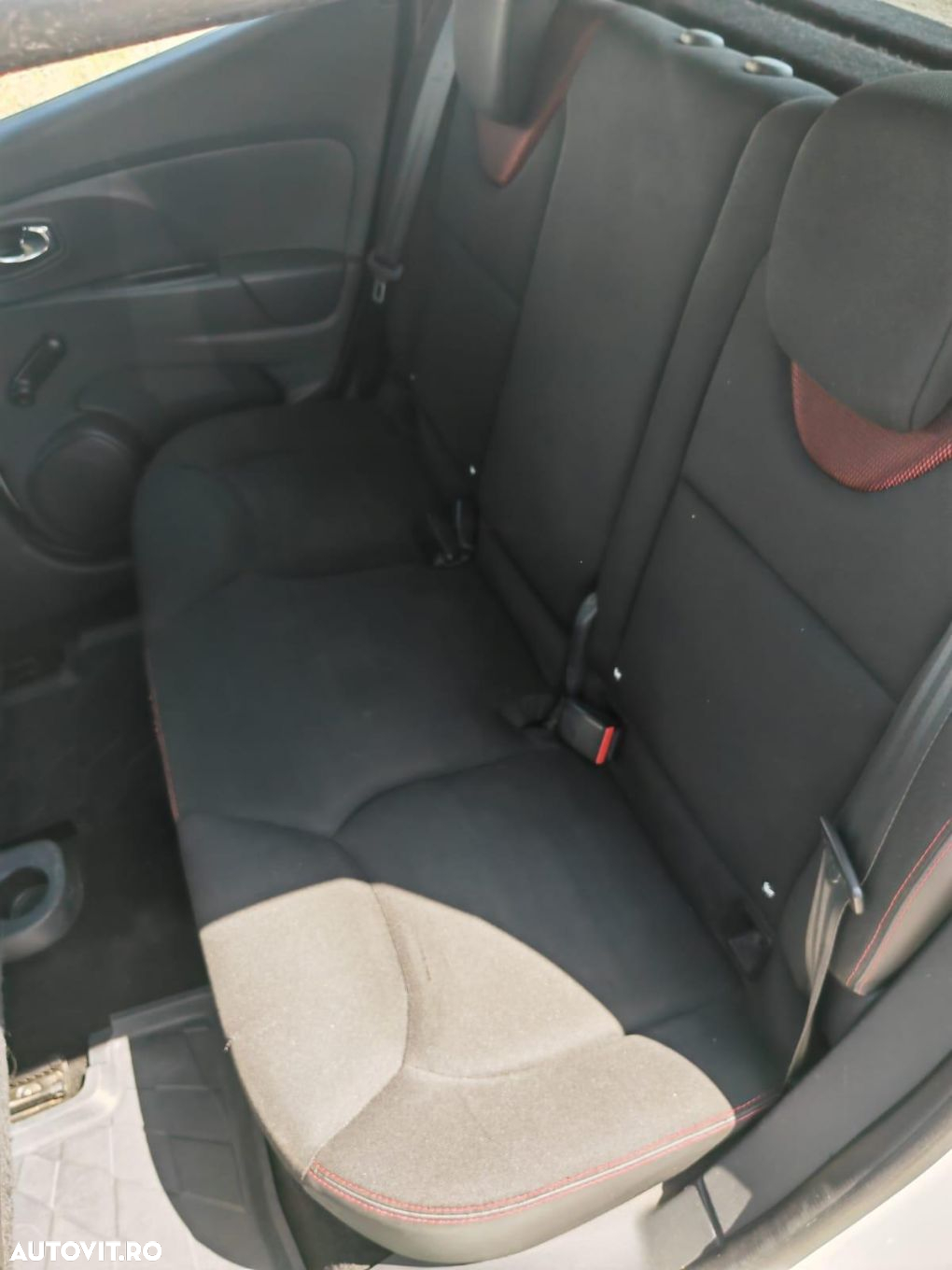 Renault Clio - 8