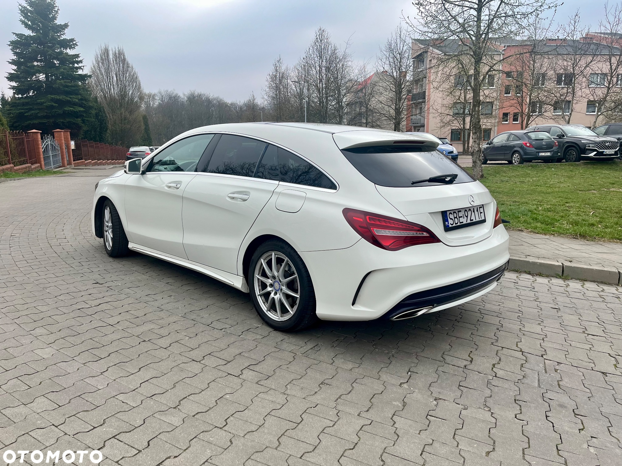 Mercedes-Benz CLA 180 d 7G-DCT AMG Line - 4