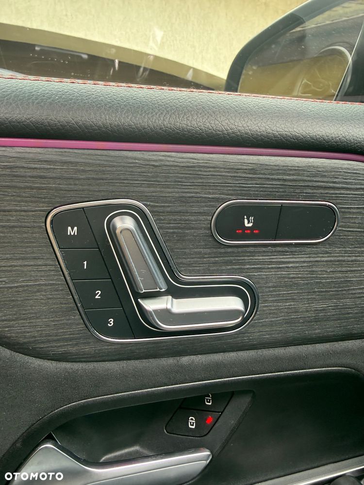 Mercedes-Benz GLB AMG 35 4Matic AMG Speedshift DCT 8G - 30