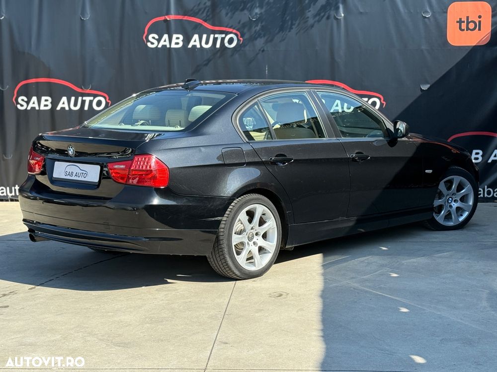 BMW Seria 3 318d - 19