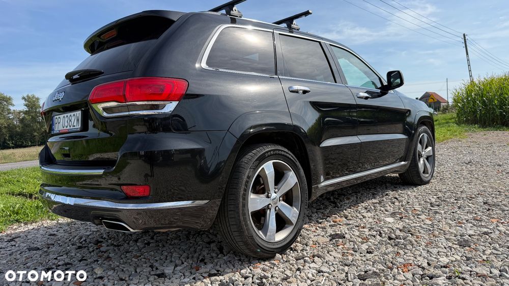 Jeep Grand Cherokee - 32