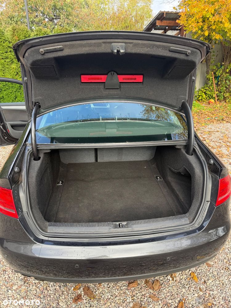 Audi A4 Limousine - 3