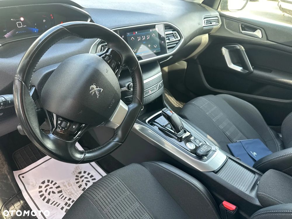 Peugeot 308 1.5 BlueHDi Allure Pack S&S EAT8 - 16
