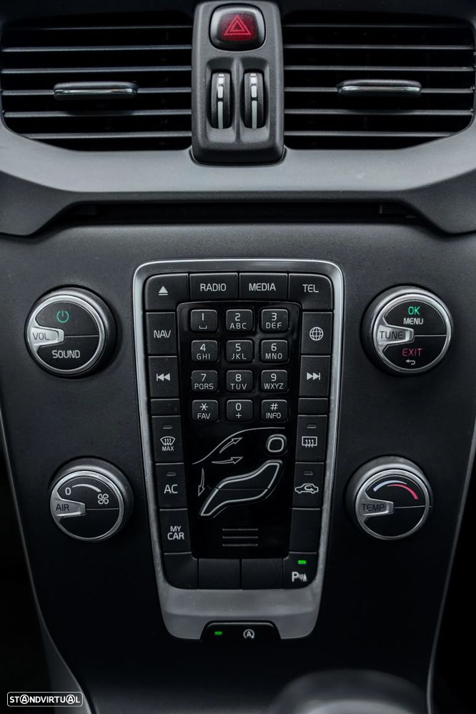 Volvo V40 D2 - 23