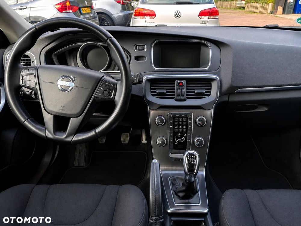 Volvo V40 D2 - 8