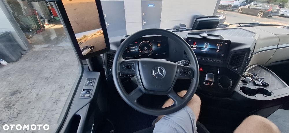Mercedes-Benz 1848 - 40