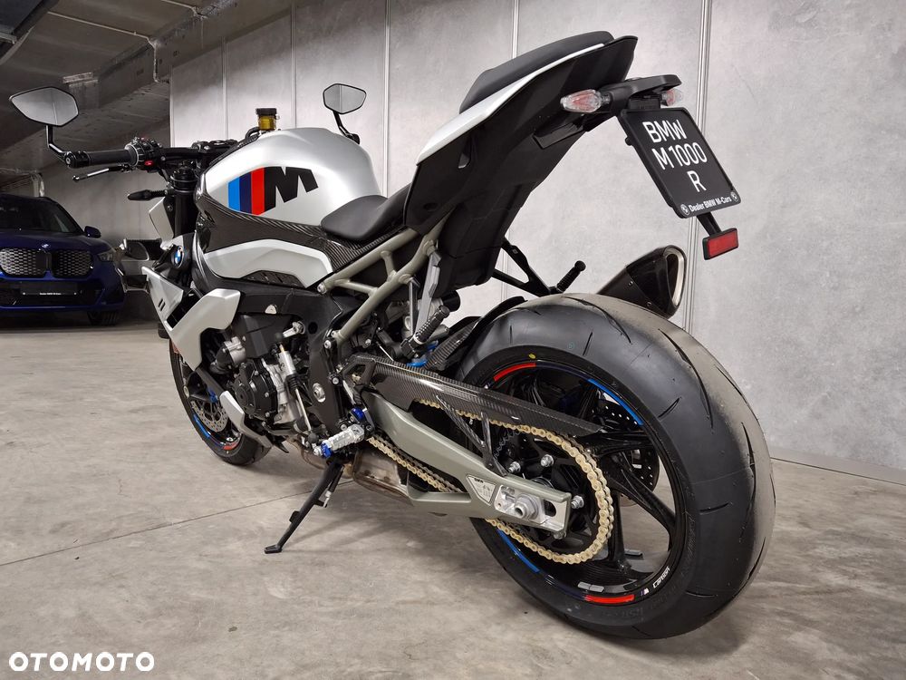 BMW S - 6