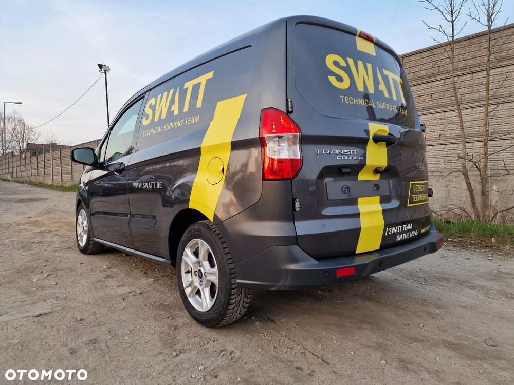 Ford Transit Courier - 31