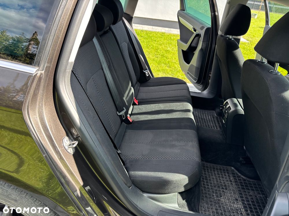 Volkswagen Passat 1.6 TDI BlueMotion - 23