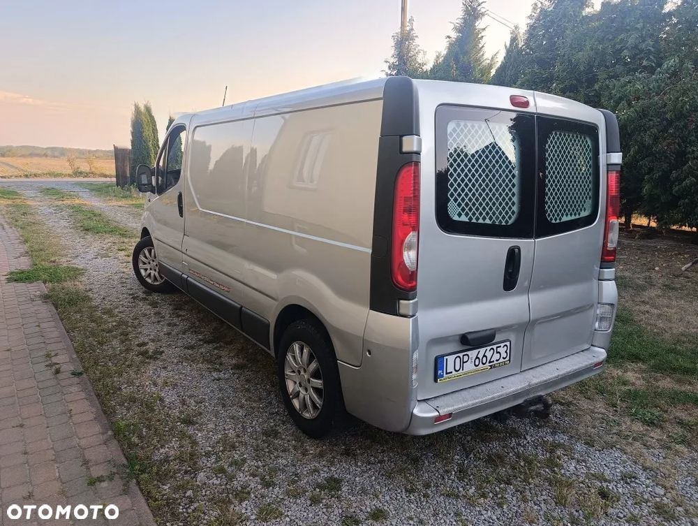 Opel Vivaro - 11