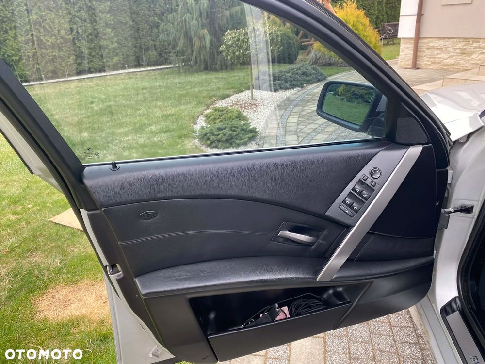 BMW Seria 5 - 32