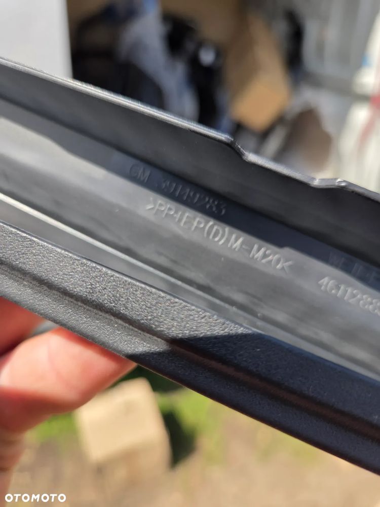 Uszczelka ramka Szyby Drzwi Lewa Przód przednia Citroen C3 Aircross YQ00069680 39149283 - 5