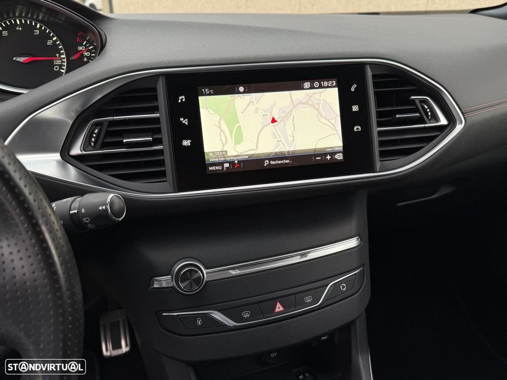 Peugeot 308 1.2 PureTech GT Line - 18