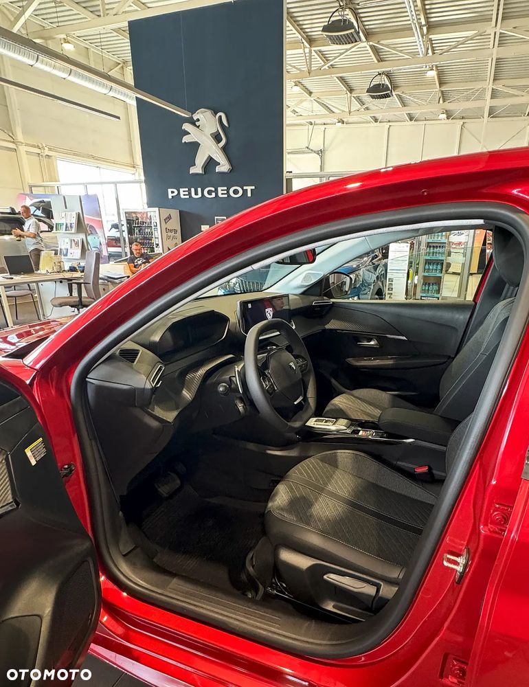 Peugeot 208 1.2 mHEV Allure - 11