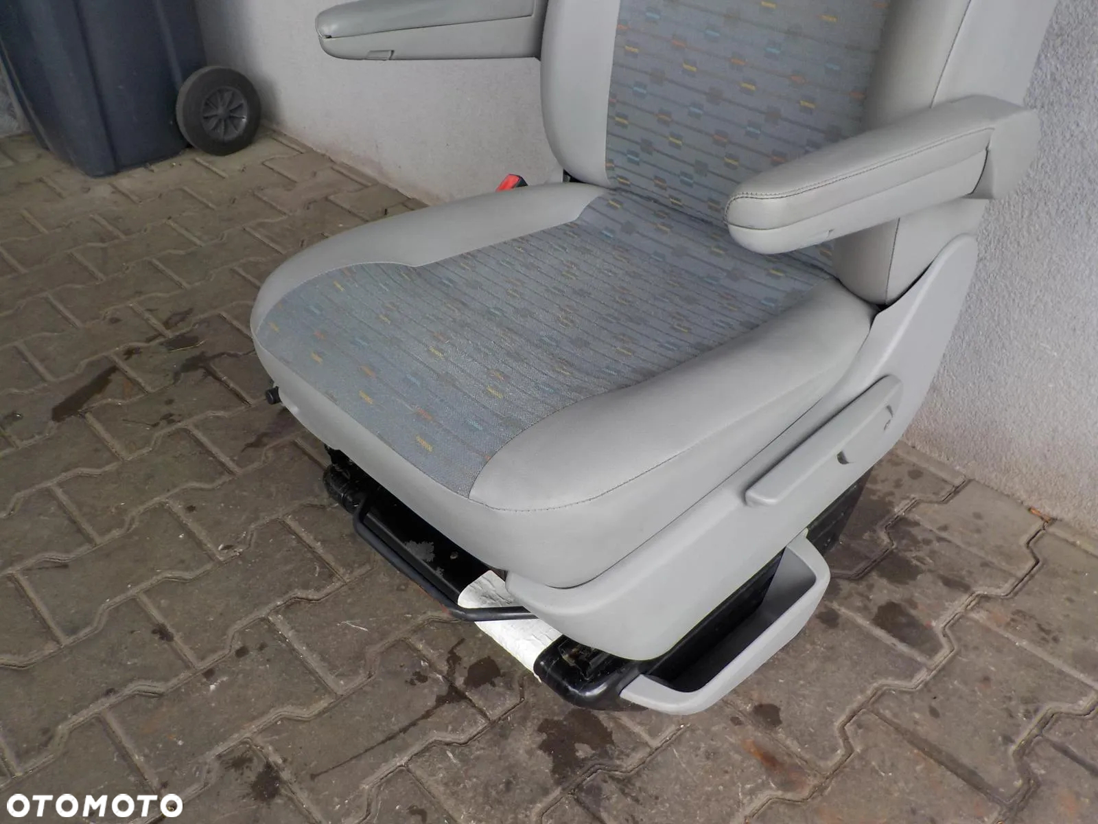 VW T5 LIFT T6 FOTEL SIEDZENIE KIEROWCY Z PODŁOKIETNIKAMI PALACE - 4
