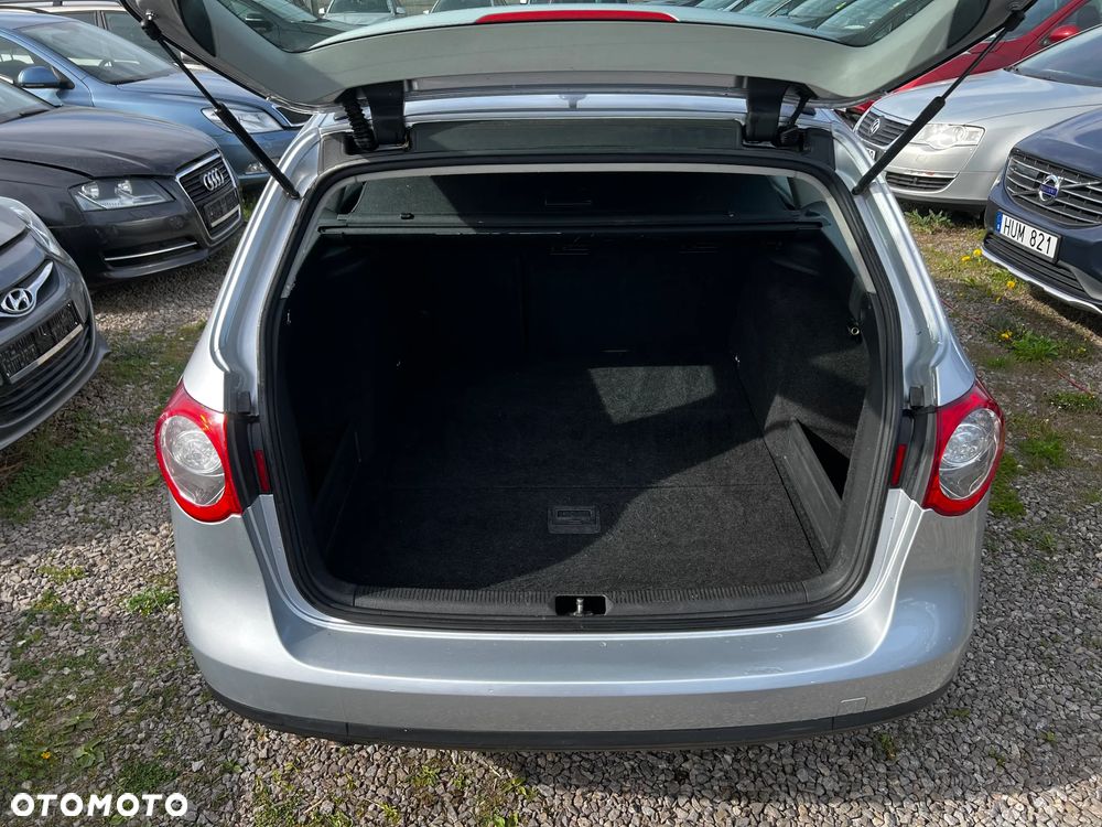 Volkswagen Passat 1.9 TDI DPF Comfortline - 26