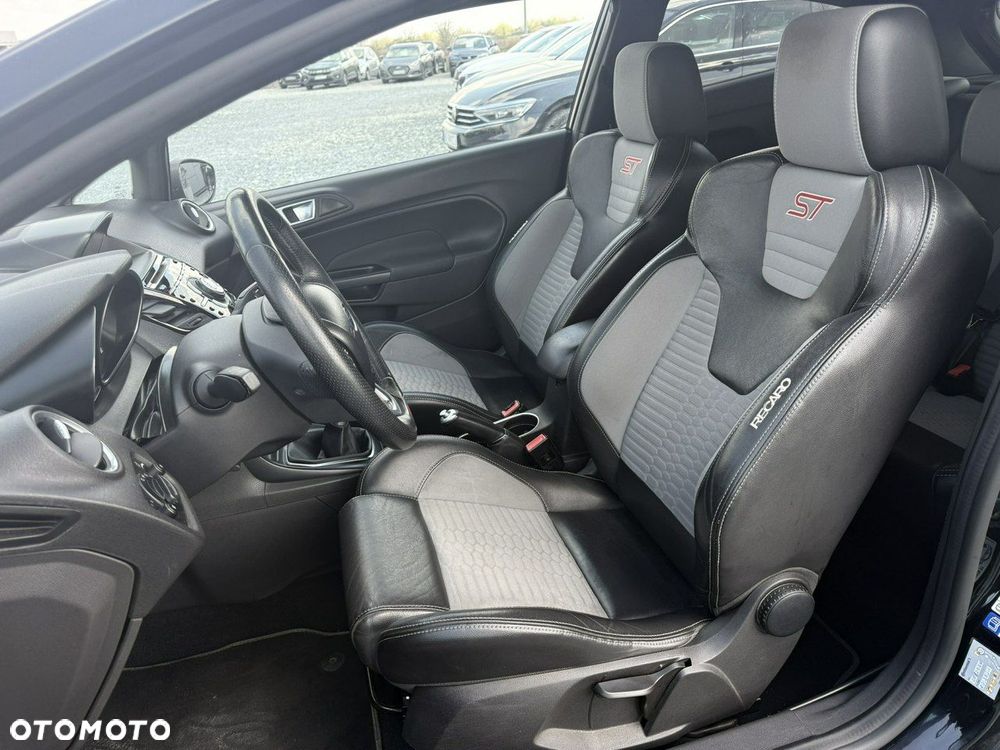 Ford Fiesta - 12