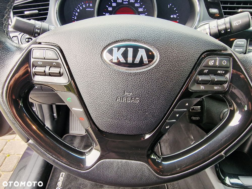 Kia Ceed - 21