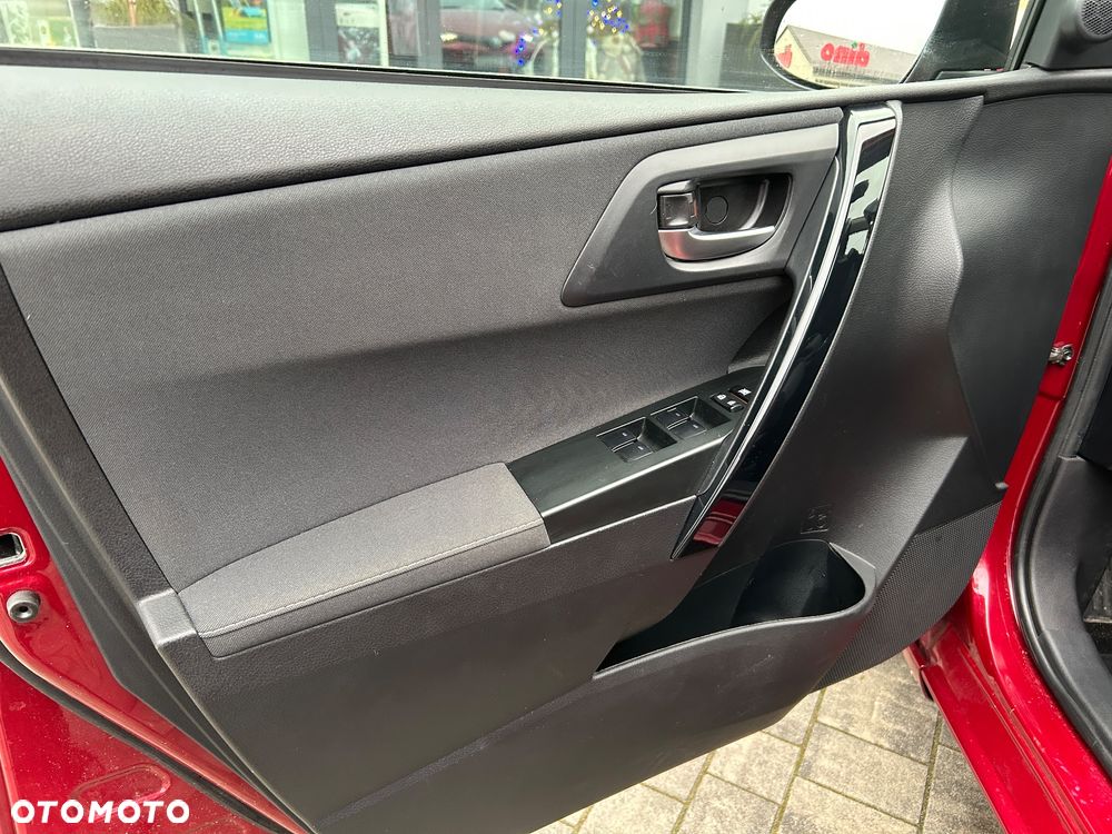 Toyota Auris 1.8 HSD Prestige NAVI - 27