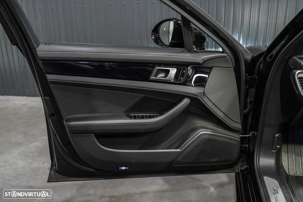 Porsche Panamera 4 E-Hybrid Platinum Edition - 22