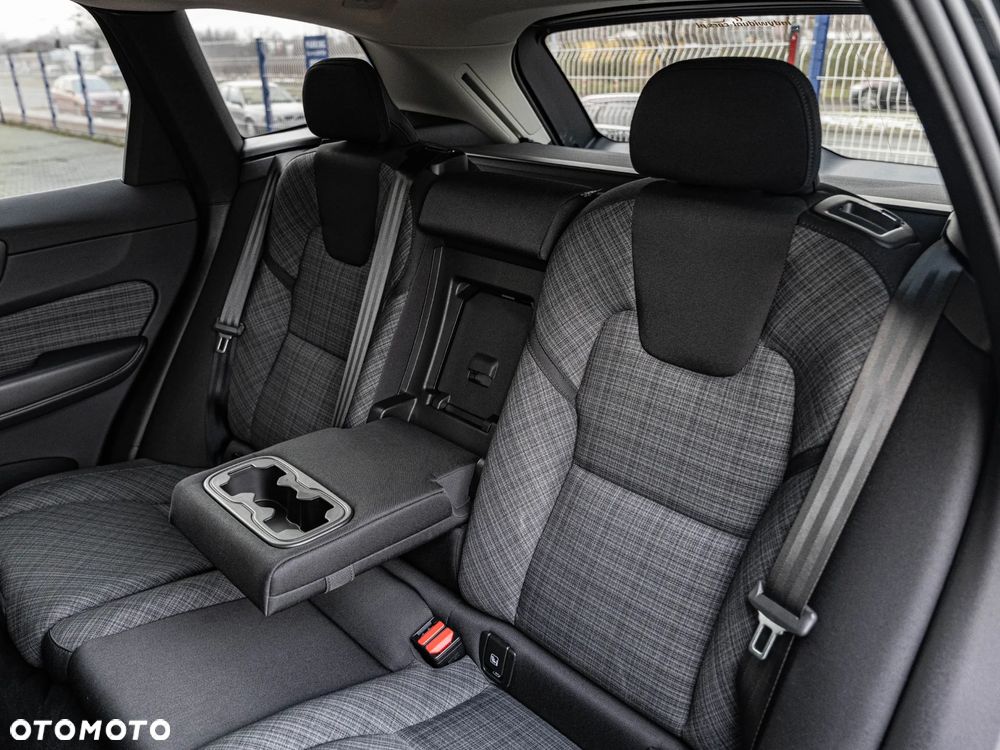 Volvo XC 60 B4 D Core - 28