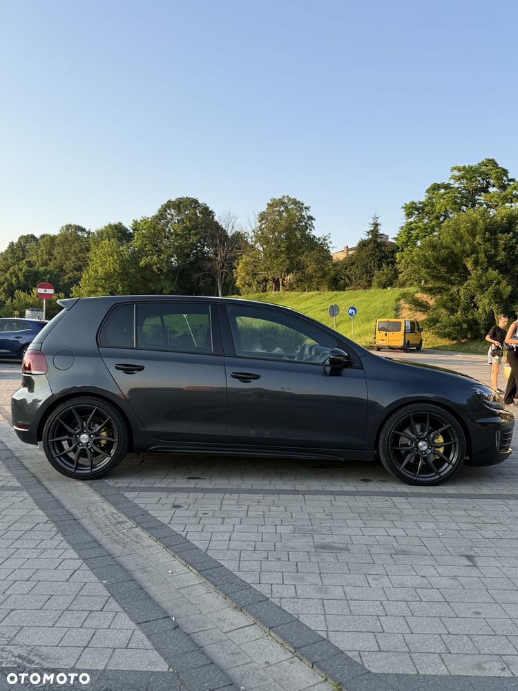 Volkswagen Golf - 2