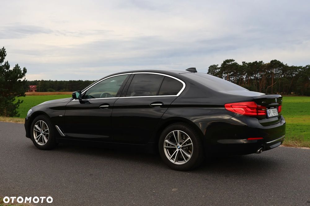 BMW Seria 5 520d xDrive Luxury Line - 4