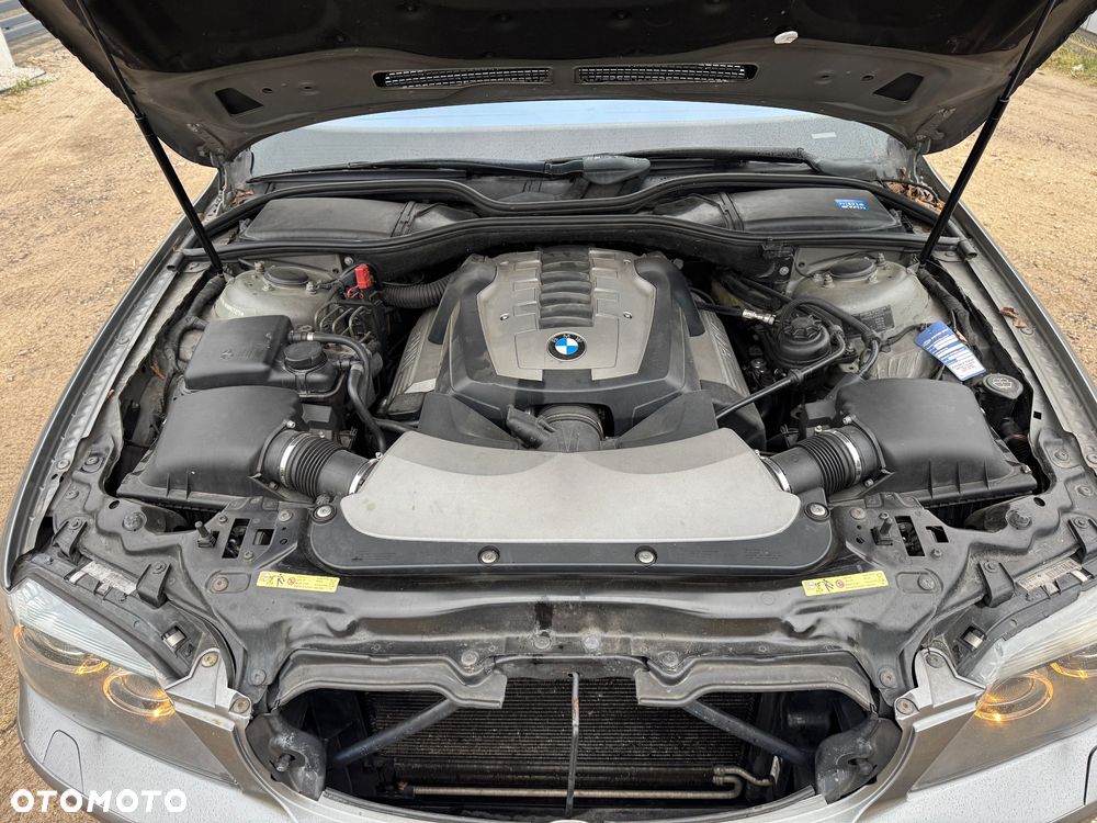 BMW Seria 7 750i L - 32