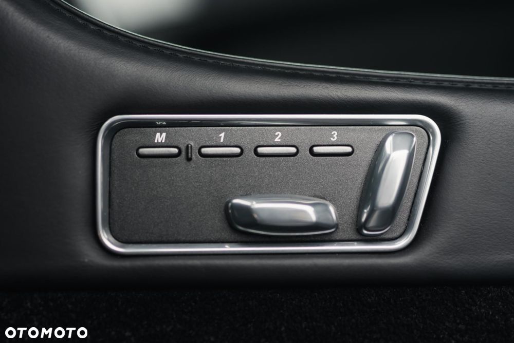 Aston Martin DB9 - 26