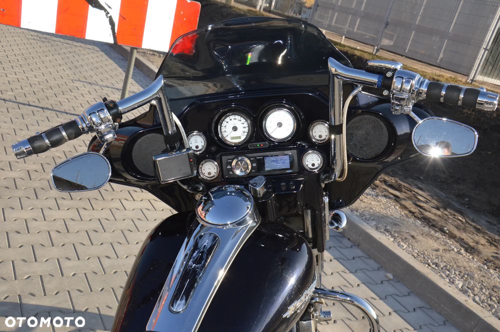 Harley-Davidson Touring Street Glide - 14