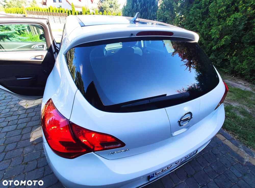 Opel Astra 2.0 CDTI DPF Color Edition - 9