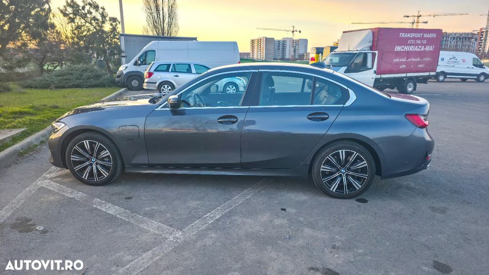 BMW Seria 3 330e Aut. Advantage - 9