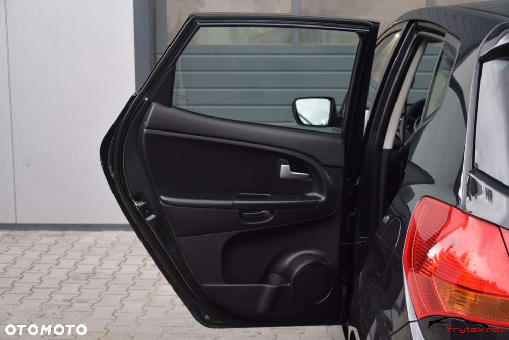 Kia Venga - 17