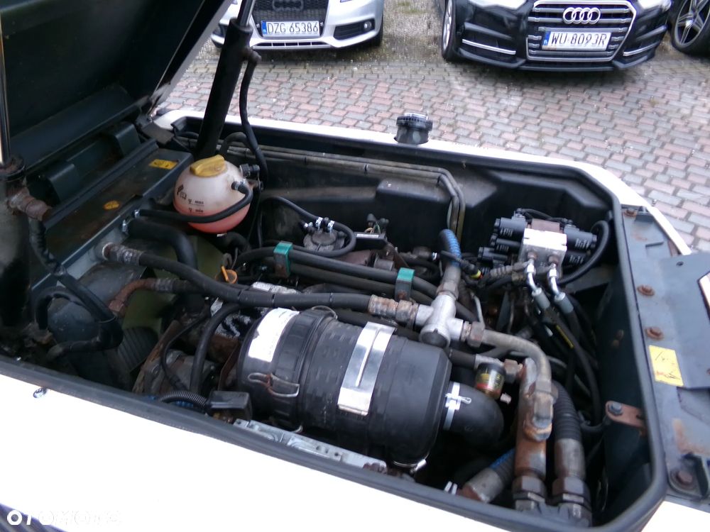 Hako citytrac 4200 zamiatarka solarko piaskarka 4x4 - 12