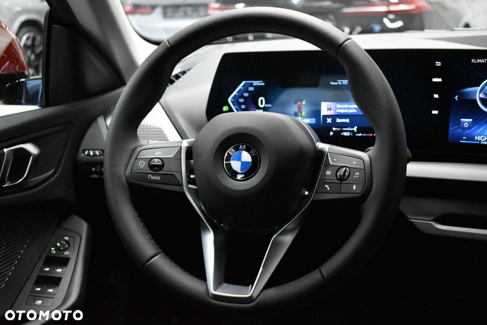 BMW Seria 2 220i mHEV - 11