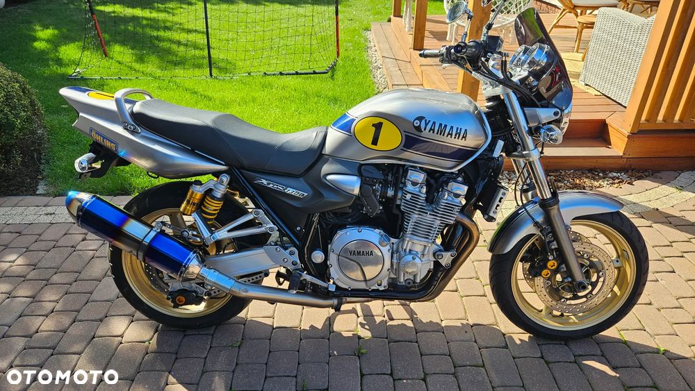 Yamaha XJR - 4