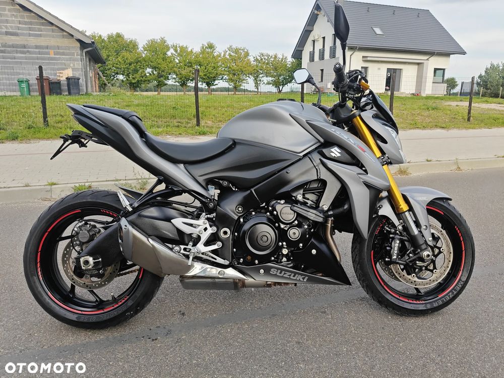 Suzuki GSX - 7