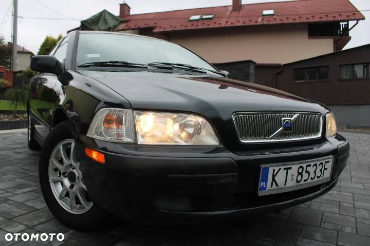 Volvo V40 1.8 - 24